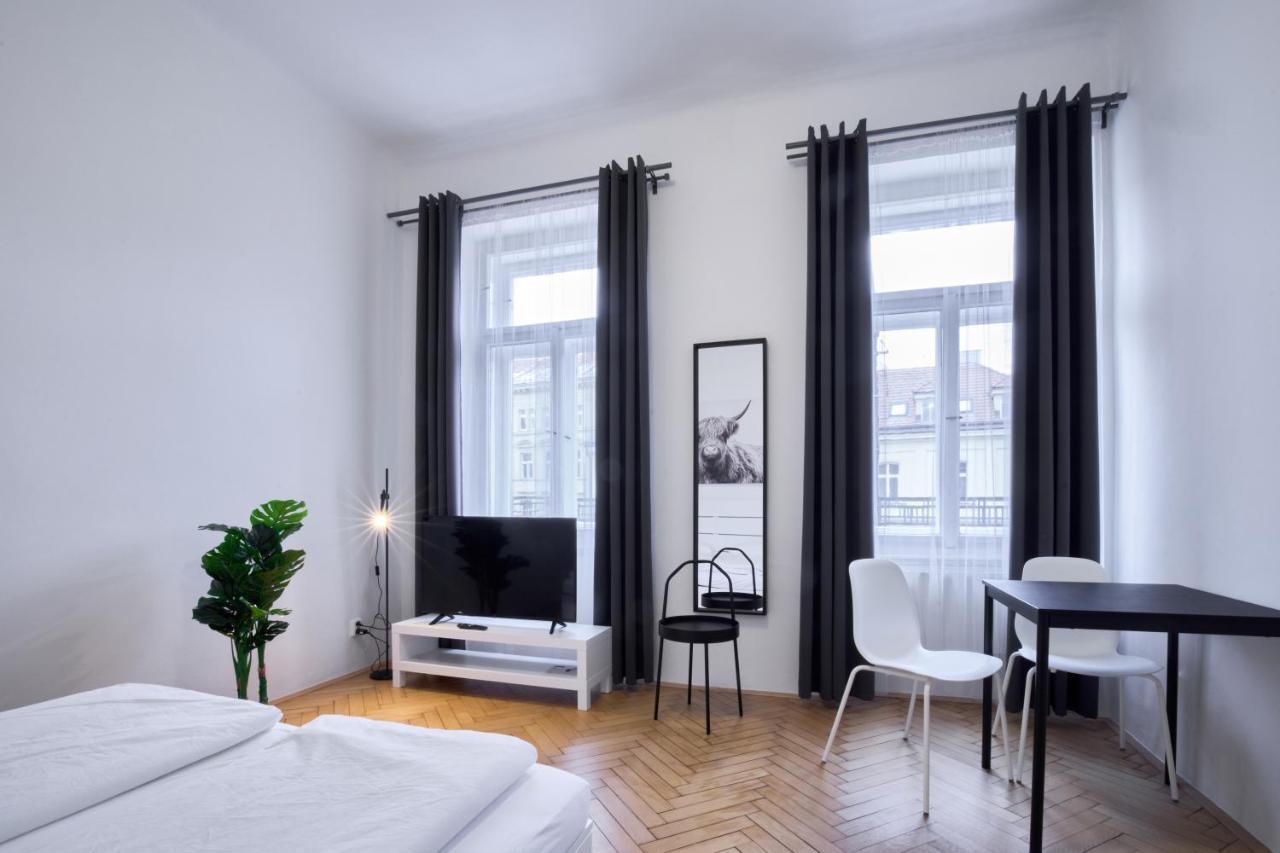 Archibald Flats Praga